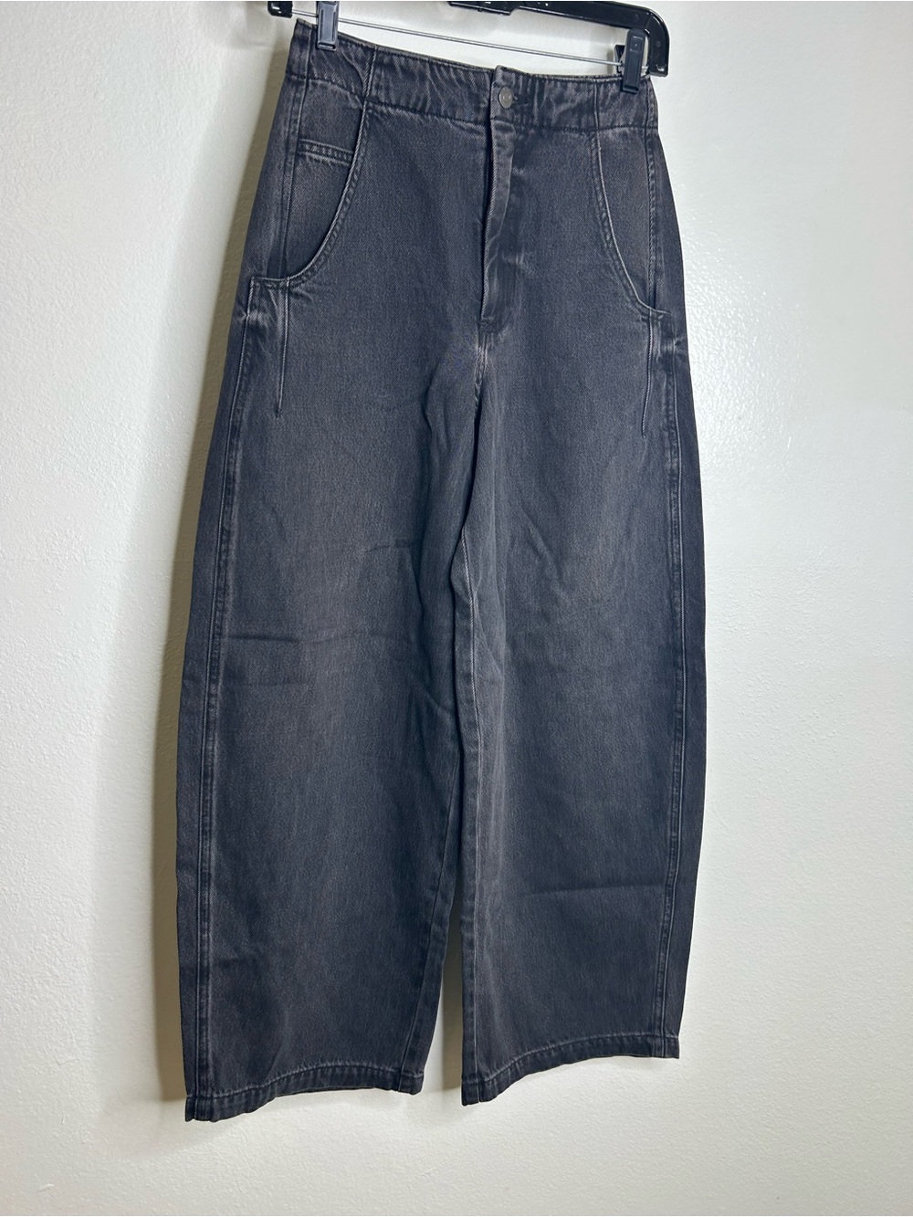 NWT Pistola Lottie High Rise Relaxed Bowed Leg Jean in Zen Black Size 23 Petite - Picture 5 of 15